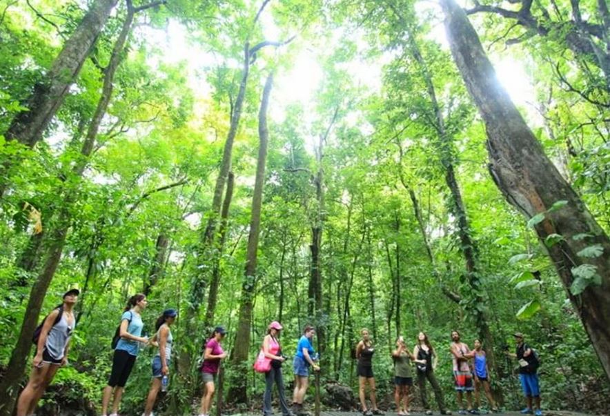 Nicoya Peninsula travel guide - hiking through national parks Cabo Blanco