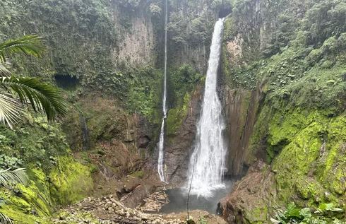 Catarata Del Toro Costarica
